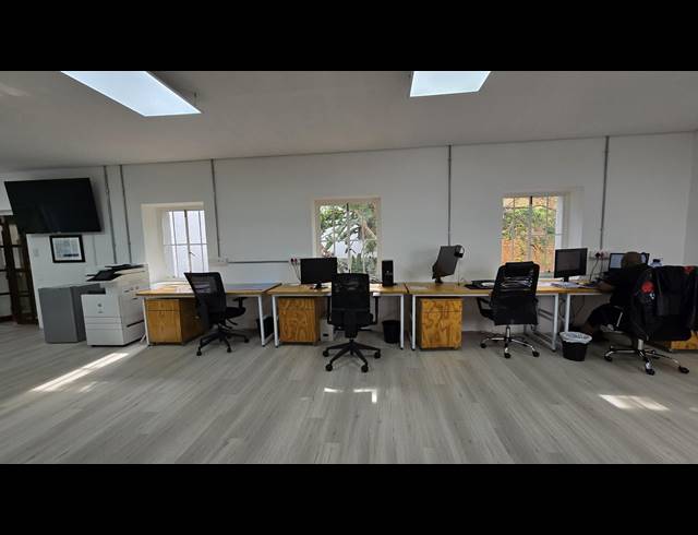 305M² OFFICE TO LET IN FERNDALE